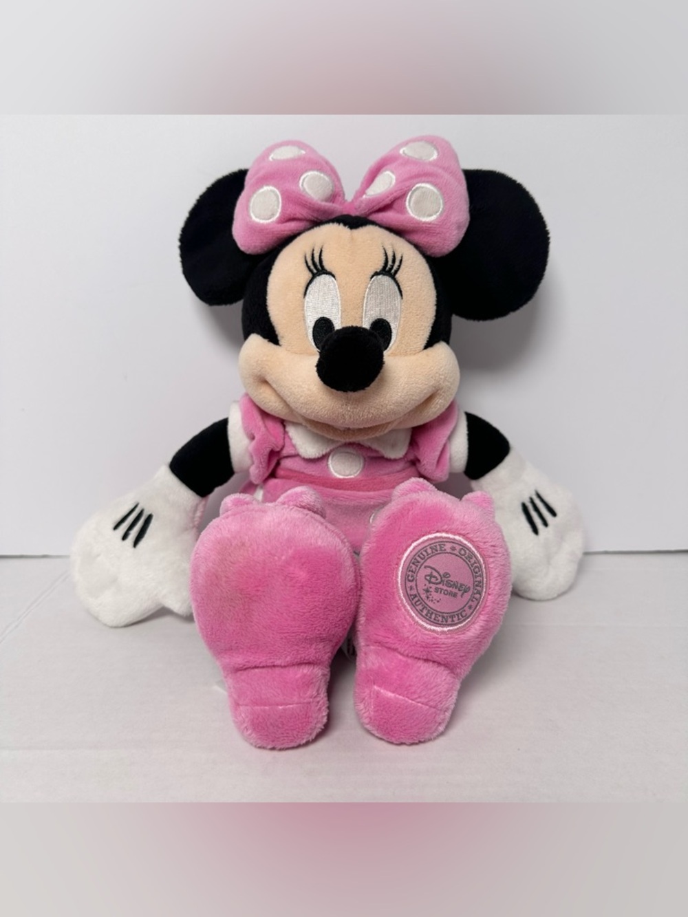 Pink Minnie Mouse Stuffed Plush 14” Disney Store Original Exclusive Authentic